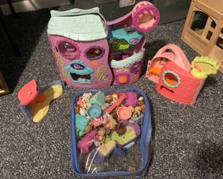 Littlest Pet shop Toys