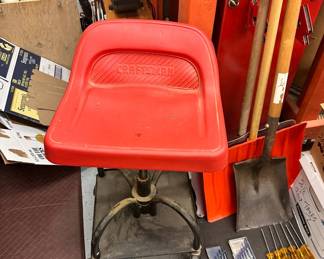 Rolling seat