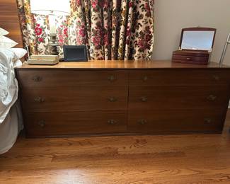 (2) dressers (only one photographed)