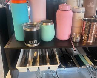 Yeti, Owala, Stanley drink mugs