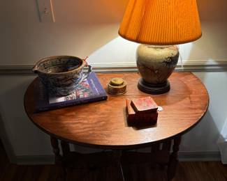 Vintage Wood Gateleg Drop-Leaf Table $200