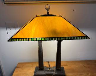 Tiffany Style Desk Lamp with Stained Glass Shade