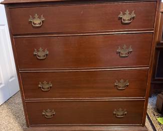 Traditional 4 Drawer Chest