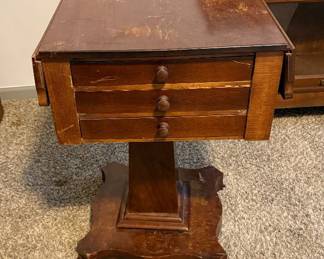Vintage Victorian Ladies Drop Leaf Sewing/Work Table