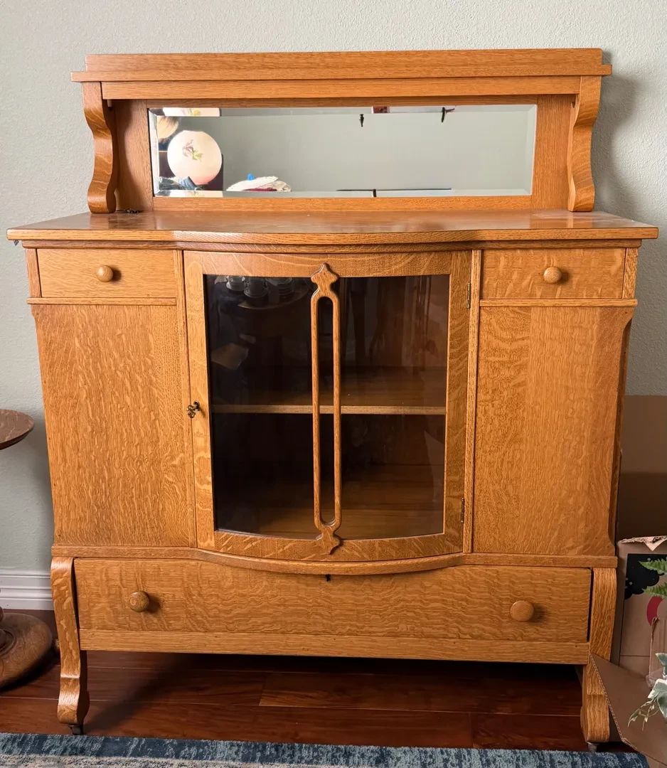 01 Quarter Sawn Oak Sideboard with Mirror Key