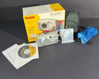 Kodak DC3400 2MP Digital Camera w Box, SD Card Accessories
