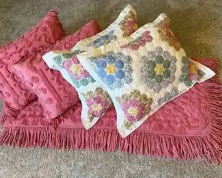 Vintage Linensource Chenille Bedspread with 2 Chenille Shams 2 YoYo Quilted Shams
