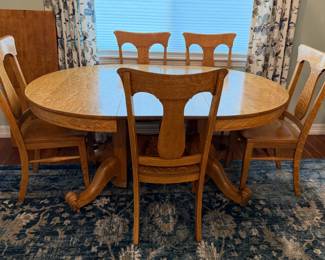 Vintage Oak Pedestal Dining Table with Leaf 5 Matching Chairs