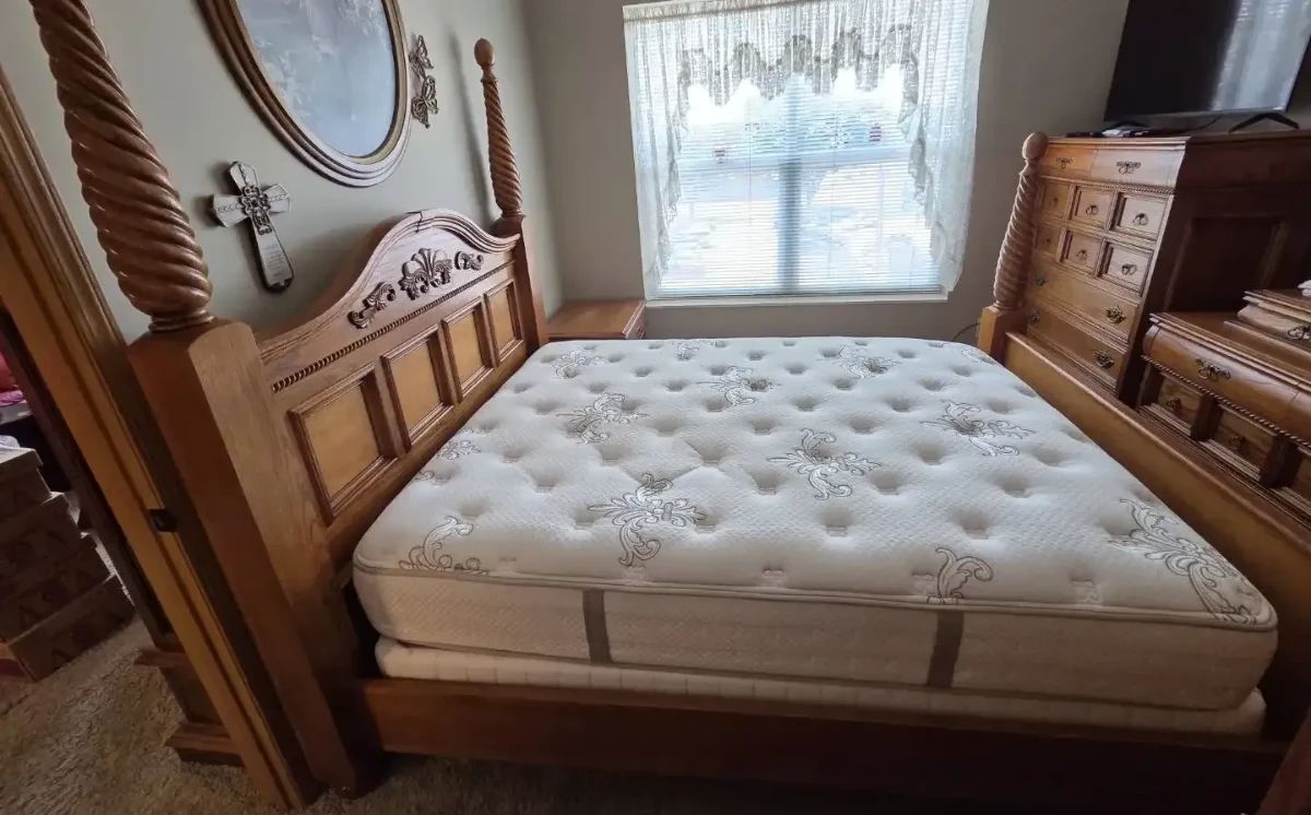 Queen 4Poster Bed with Mattress Nightstand Dressers Not Included