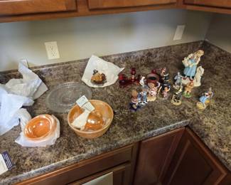 Mixed Collectibles, Glassware Figurine Lot featuring Wizard of Oz, Firefighters, Avon