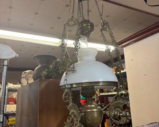 Beautiful early 1900s hanging lamp, gorgeous frame