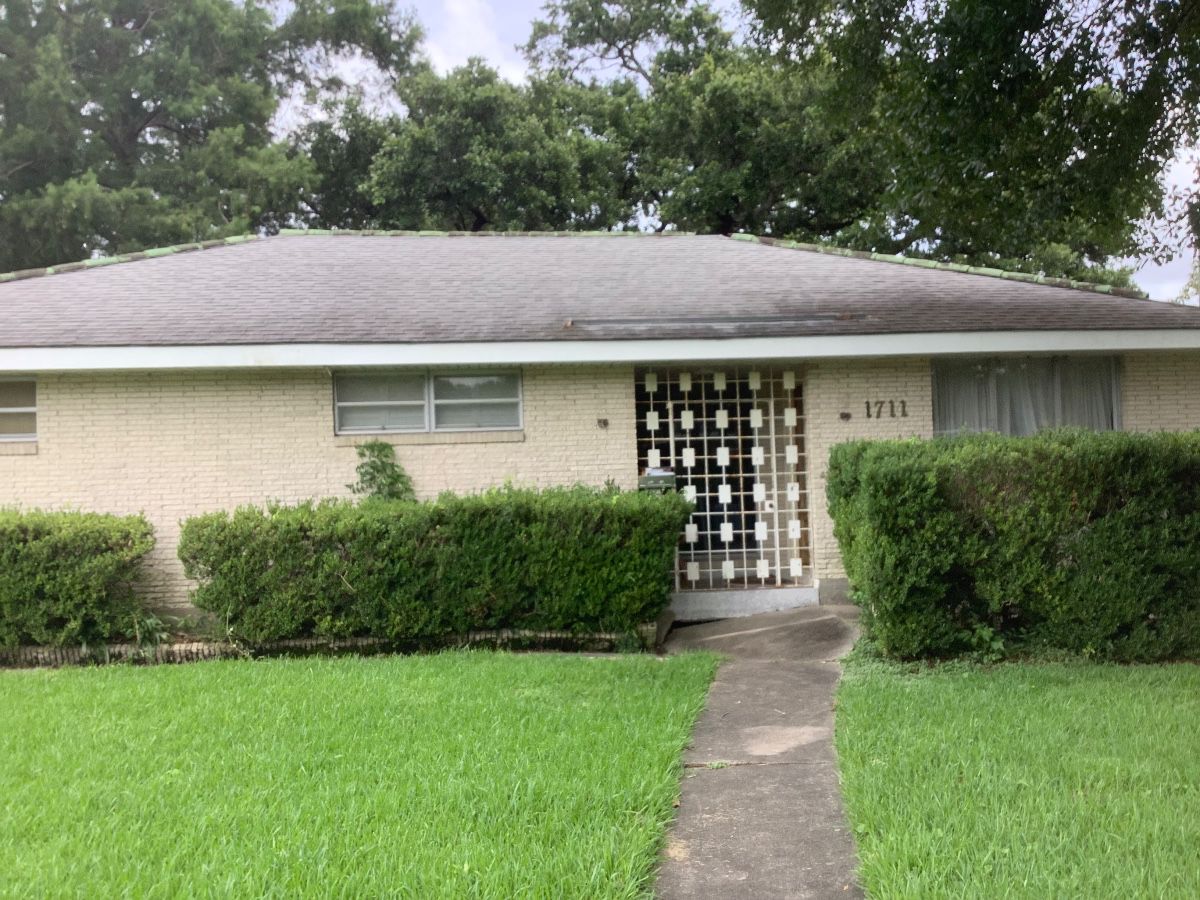 Double lot TEAR DOWN value over 500k