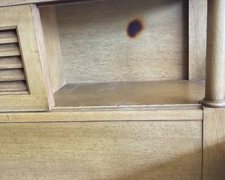 Burn mark in the book nook