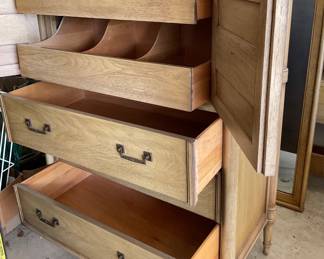 Great storage drawers!