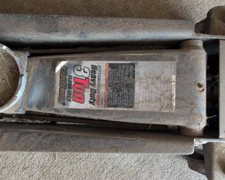 Pittsburgh Ton Heavy Duty Floor Jack second image
