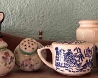 Miniature Ceramic Floral Oil Lamp second image