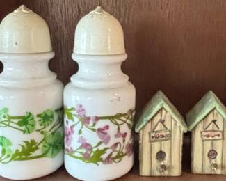 Assorted Ceramic Figurines and Salt  Pepper Shakers, including Snowman themed items third image