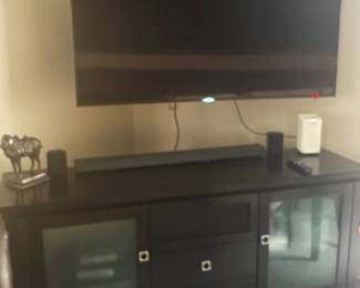 TV STAND AND TV