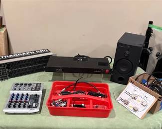 Guitar Equipment With Adaptors Cables