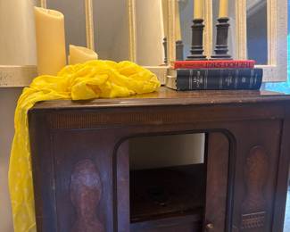 candles and decro 