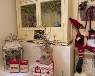 more holiday and cute shelf 