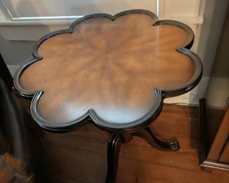 Clover table