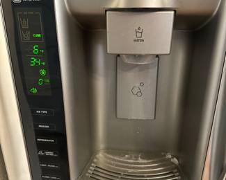 Door service of refrigerator