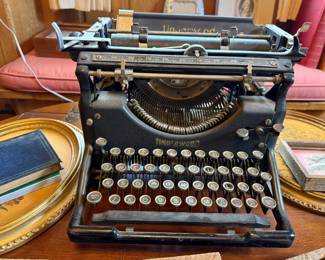 Underwood Vintage Typewriter