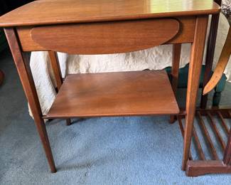 Pair of Henredon Mid Century Modern Tables - Vintage