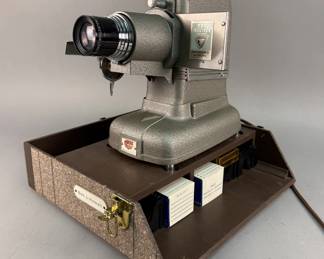 TDC Deluxe Slide Projector
