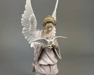 Llardo Figurine