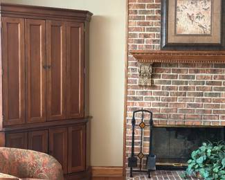 Wood corner cabinet