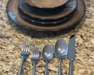 Flatware set