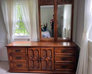 Vintage 1970s Lea Dresser