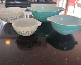 Complete vintage Pyrex Amish butter print Cinderella set