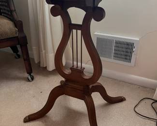 Duncan Phyfe style Lyre base table