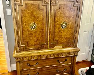 LB dresser