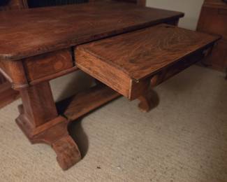 Antique Arts and Crafts Quarter-Sawn Oak Writing Desk