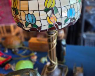 Tiffany Style Stained Glass Tulip Table Lamp