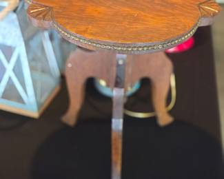 Antique Oak Pie Crust Pedestal Plant Stand