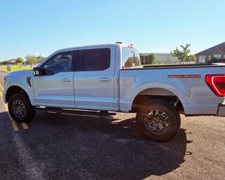 2023 Ford F-150 Tremor 4x4 Only 18,966 miles. This one-owner Tremor is powered by Ford's powerful 3.5L EcoBoost V6 paired with a 10-speed automatic transmission. Equipped with 4-wheel drive, locking rear differential, factory Tremor off-road package, tow package, bedliner, heated seats, dual-zone climate control, and SYNC touchscreen system. The Tremor package adds upgraded suspension, unique wheels, Tremor interior, distinctive hood and grille styling, and enhanced off-road capability while maintaining the comfort and practicality of a daily driver. Clean Texas title. Excellent condition inside and out. Ready for work, travel, towing, or weekend adventures. Key Features 18,966 miles 3.5L EcoBoost V6 4x4 Tremor Package Locking Rear Differential Heated Front Seats Tow Package Bedliner SYNC Touchscreen Clean Texas Title One Owner