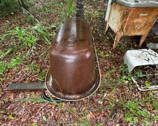 Antique Cast Iron Tub can presale