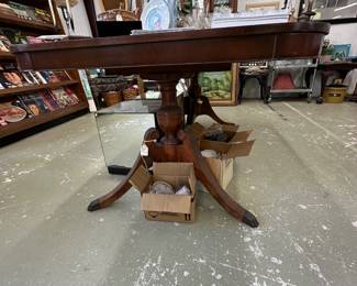 Dining Table can presale