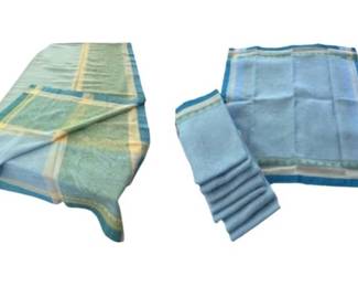 Williams & Sonoma Tablecloth With Eight Matching Napkins - Tablecloth: 12 Ft X 5.3 Ft