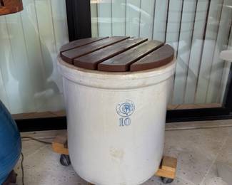 Number 10 crock