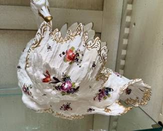Absolutely gorgeous porcelain hand-painted Swan