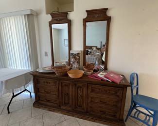 Dresser with double mirrors, and matching headboard, two matching dressers and nightstands comes with the mattress 