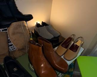 Items Located In The 2nd Bedroom (MASTER)