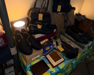 Items Located In The 2nd Bedroom (MASTER)