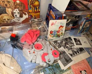 Items Located In The 2nd Bedroom (MASTER)